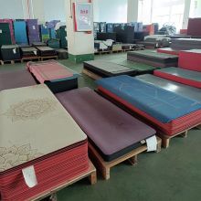 Materiale, puoi scegliere materiali diversi per il tuo tappetino da yoga personalizzato, come gomma naturale, PER, PU, Cork, TPE, PVC, Suede, Eva, iuta, canapa, NBR, ecc. Materiali diversi hanno caratteristiche diverse, una vasta gamma di materiali per soddisfare le tue esigenze.