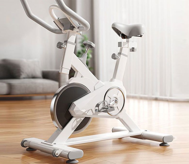Bici sportiva per esercizi per la casa