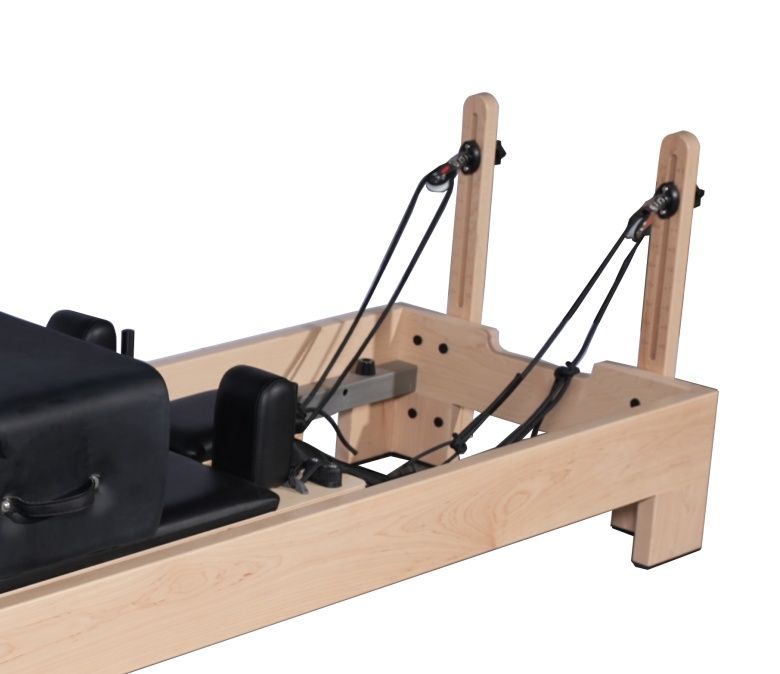 ALTERIORE ALL'ALCEMENTO CORE LETTO CORE ACCOLA IN PILATES MACCHINA REFORMER con poggiapiedi interni