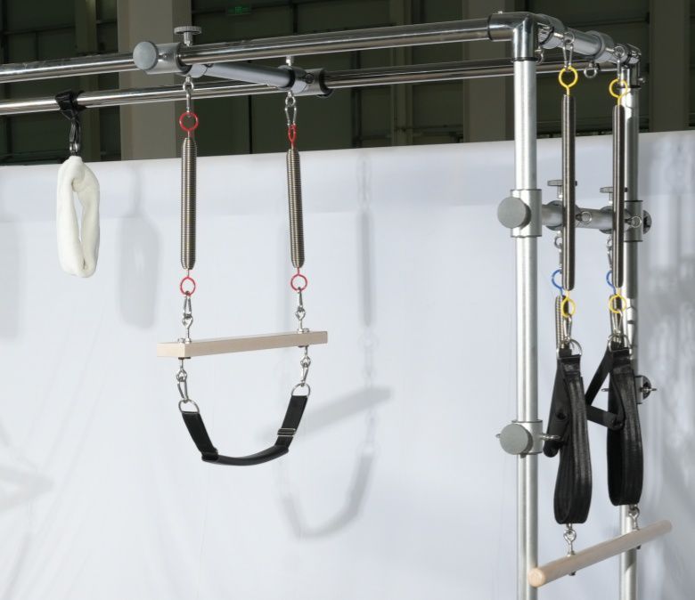 FORMAZIONE DI YOGA ALTENZIONE ALLA FORMAZIONE REFORMER CADILLAC