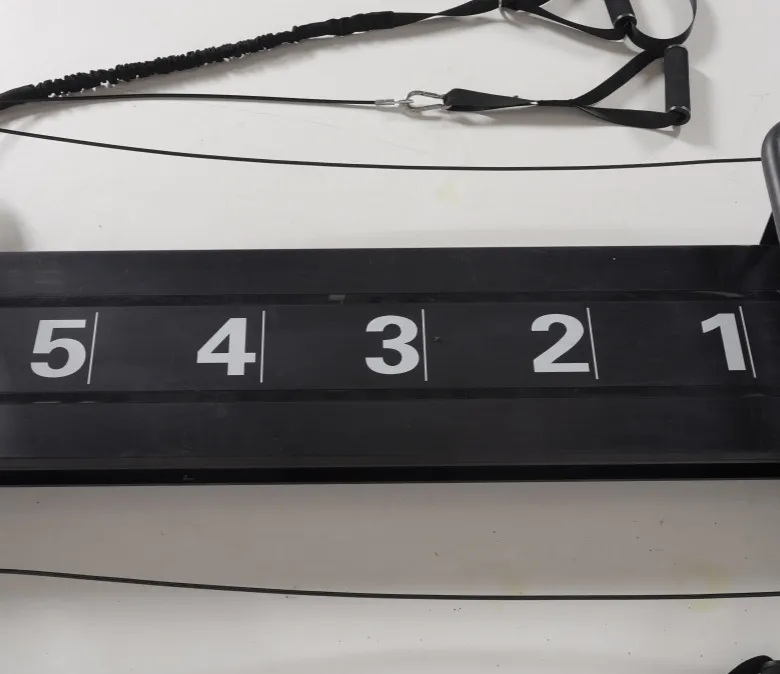 Mini Pilates Reformer in vendita